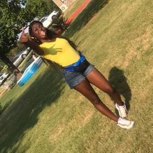 Meet your Posher, Demia